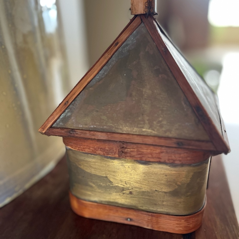 Decorative artesanal wood bird house - Picture 6 of 7